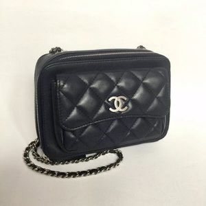 AUTHENTIC Chanel NAVY Leather Quilted Camera Bag